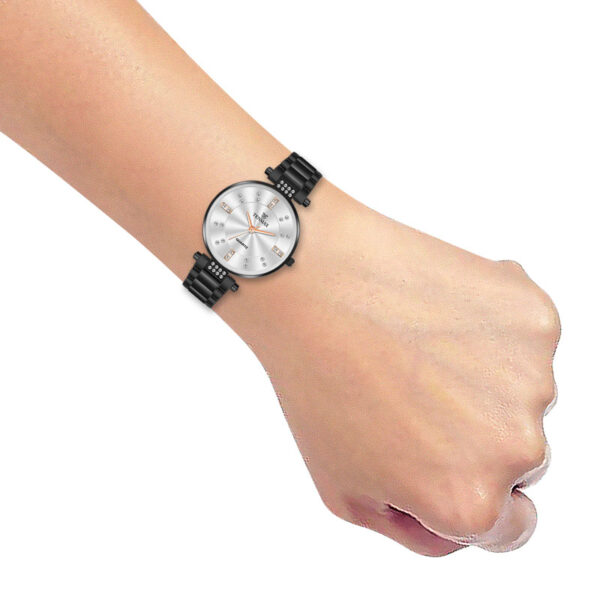 Tenmax Quartz D-13 Silver Dial Black Chain Analog Watch For Women