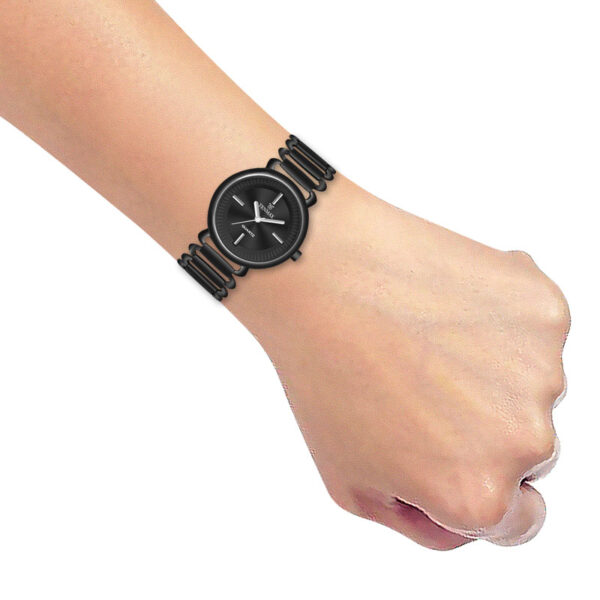 Tenmax Steeluxe Quartz Analog F027 Black Dial Black Metal Watch For Girls